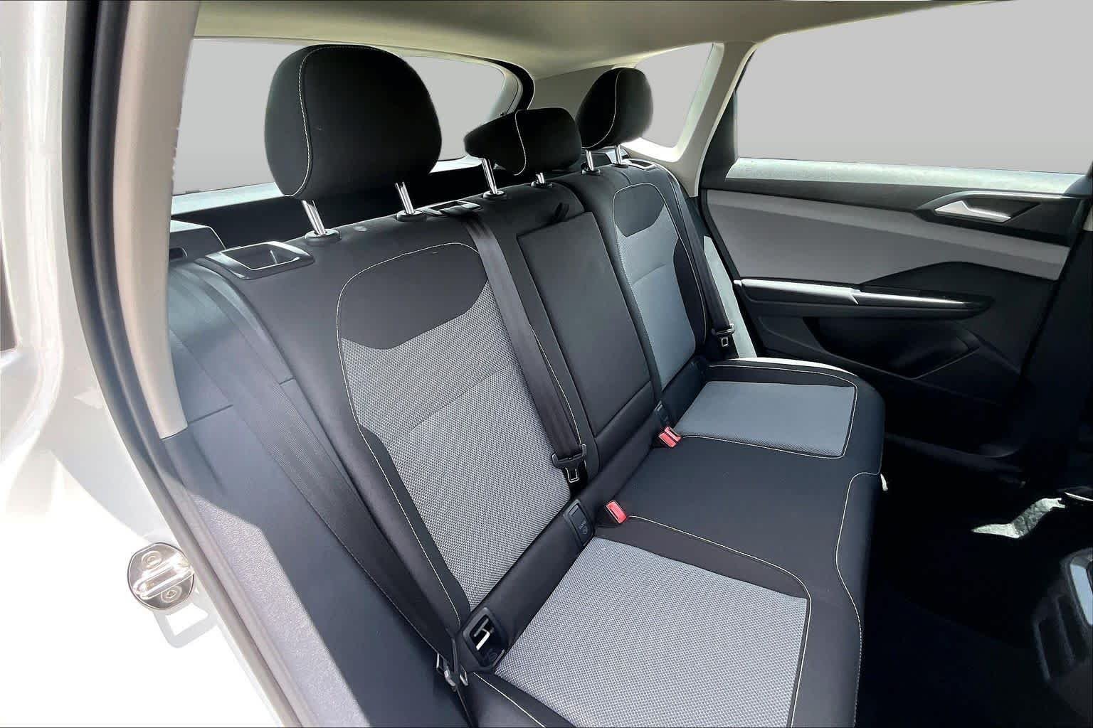 Used 2022 Pure White Volkswagen S image 19