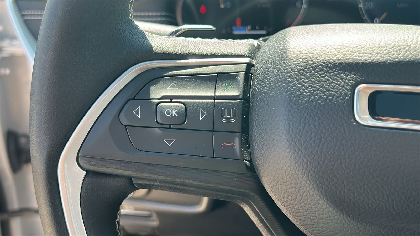 Certified Used 2023 White Jeep Altitude X image 24