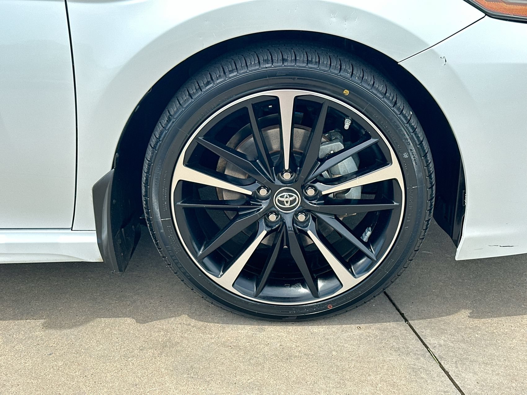 Used 2019 Pearl Toyota XSE image 10