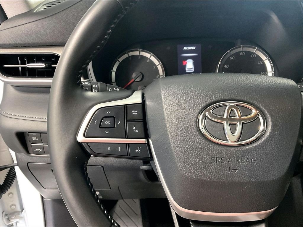Used 2022 Beige Toyota LE image 22