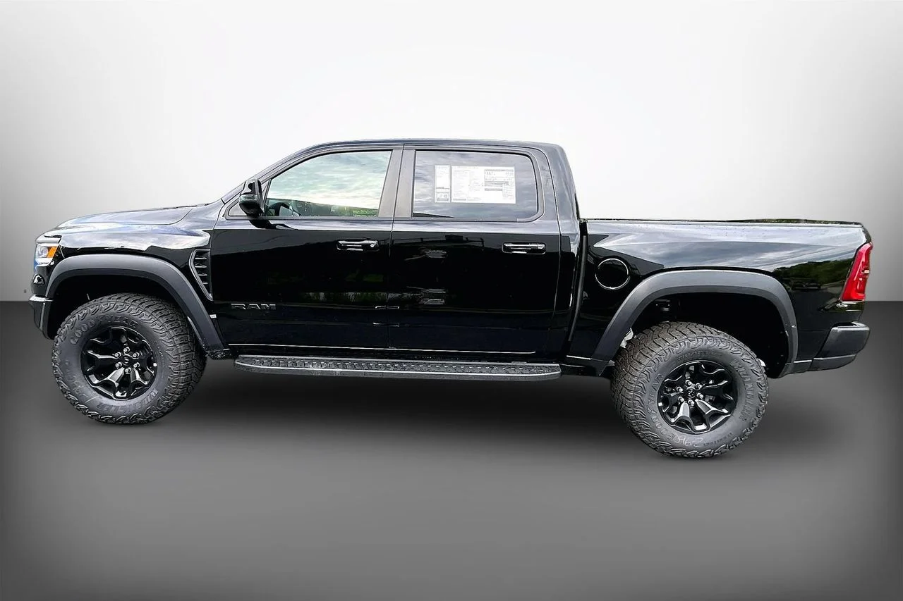 New 2026 Diamond Black Crystal Pearl-Coat Exterior Paint RAM RHO image 5