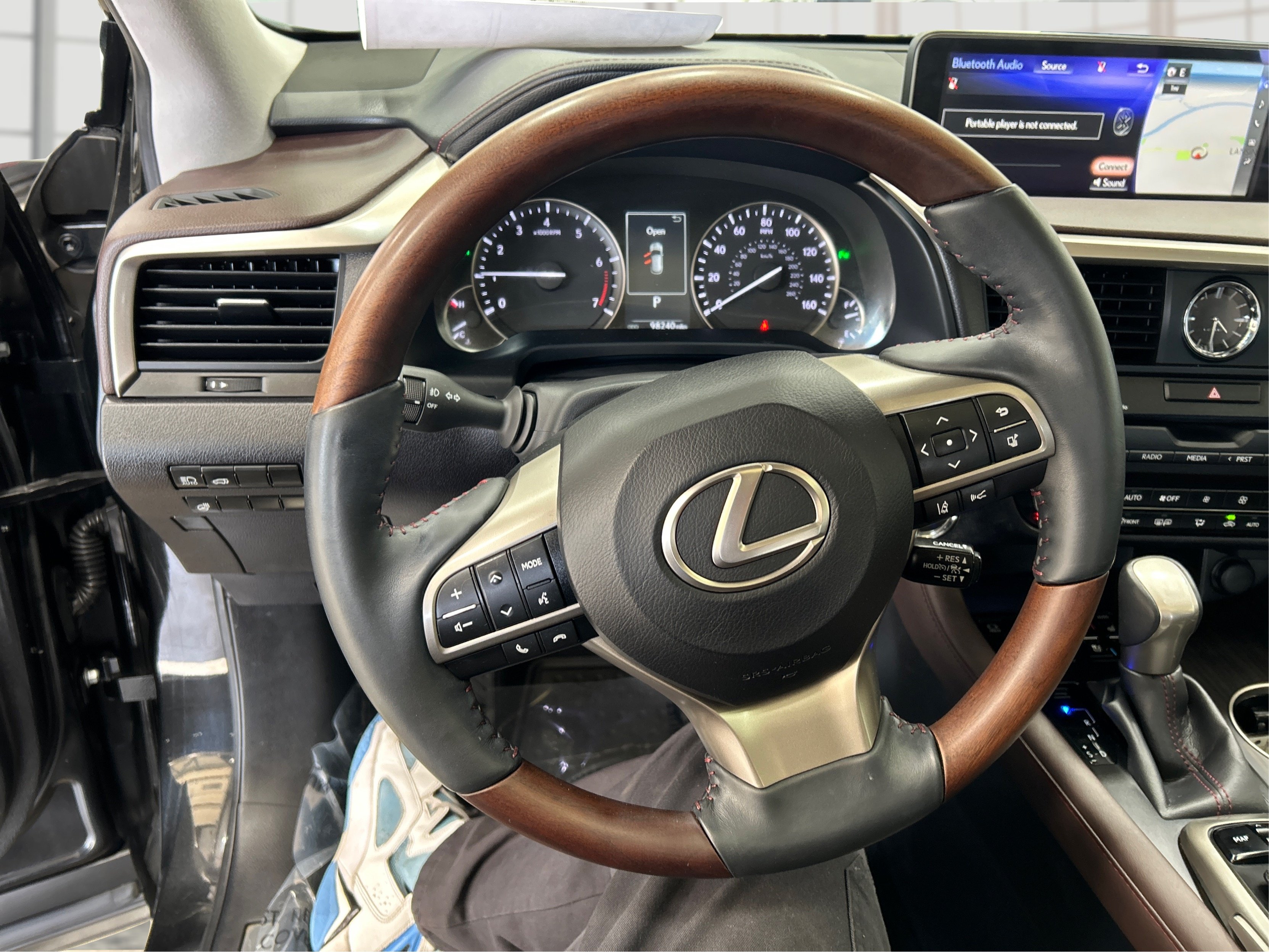 Used 2017  Lexus 350 image 17