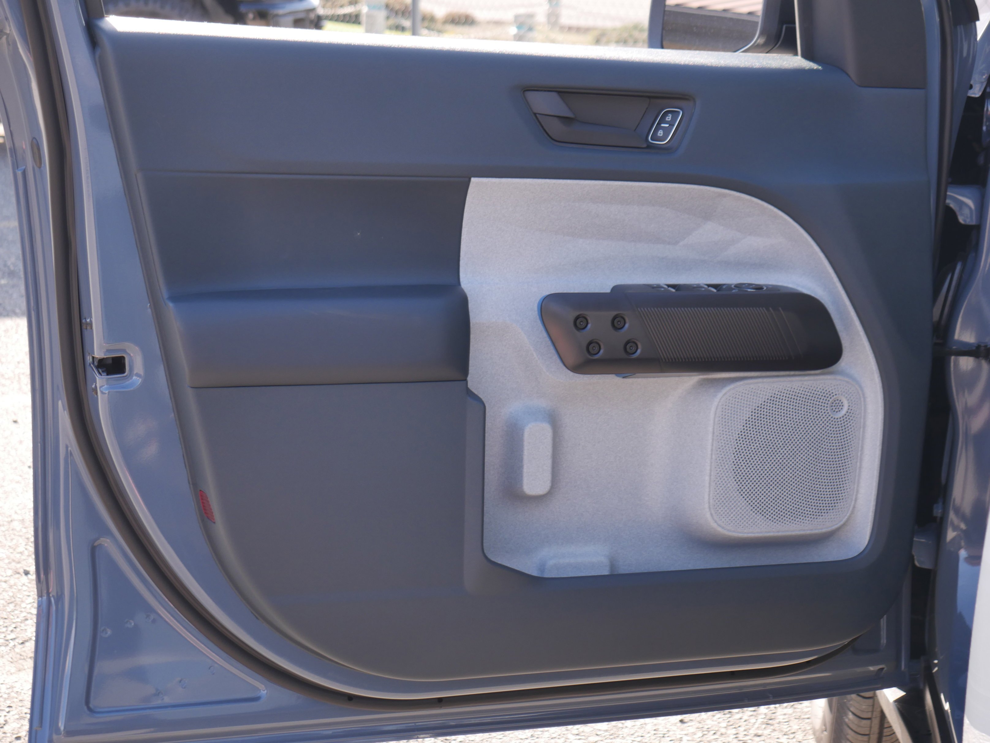 New 2025 Azure Gray Metallic Tri-Coat Ford XLT image 33