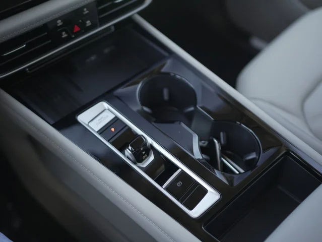 2026 Volkswagen Atlas SE w/Tech - Photo 15