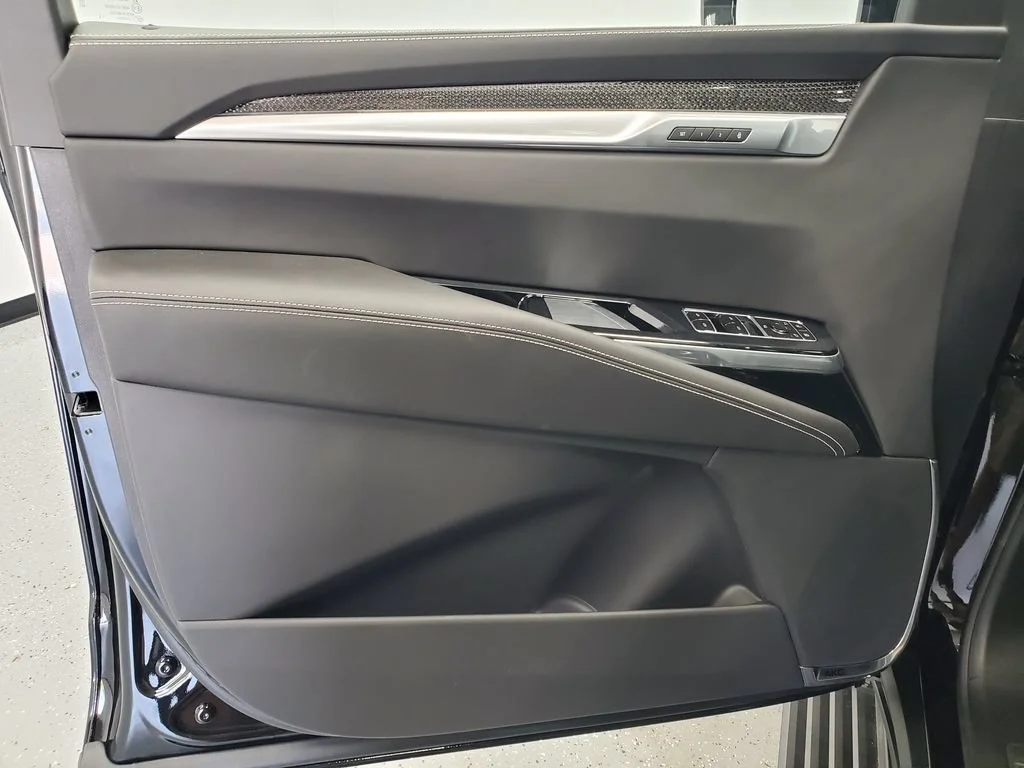 2026 Cadillac Escalade V-Series - Photo 28