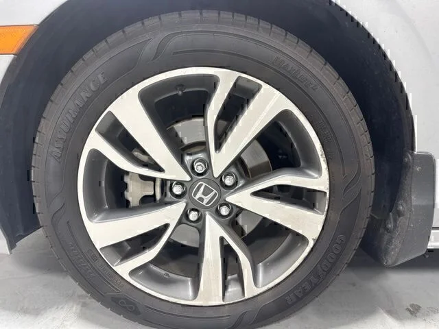 Used 2023  Honda Touring image 12