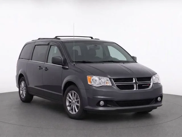 Used 2019 Granite Pearlcoat Dodge SXT image 1