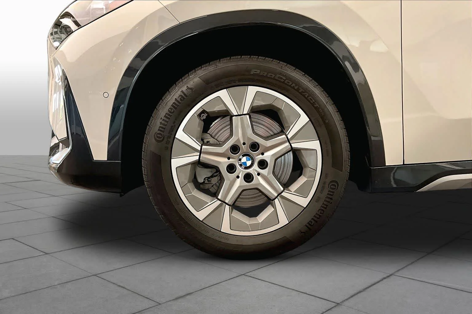 Used 2025 Alpine White BMW xDrive28i image 12