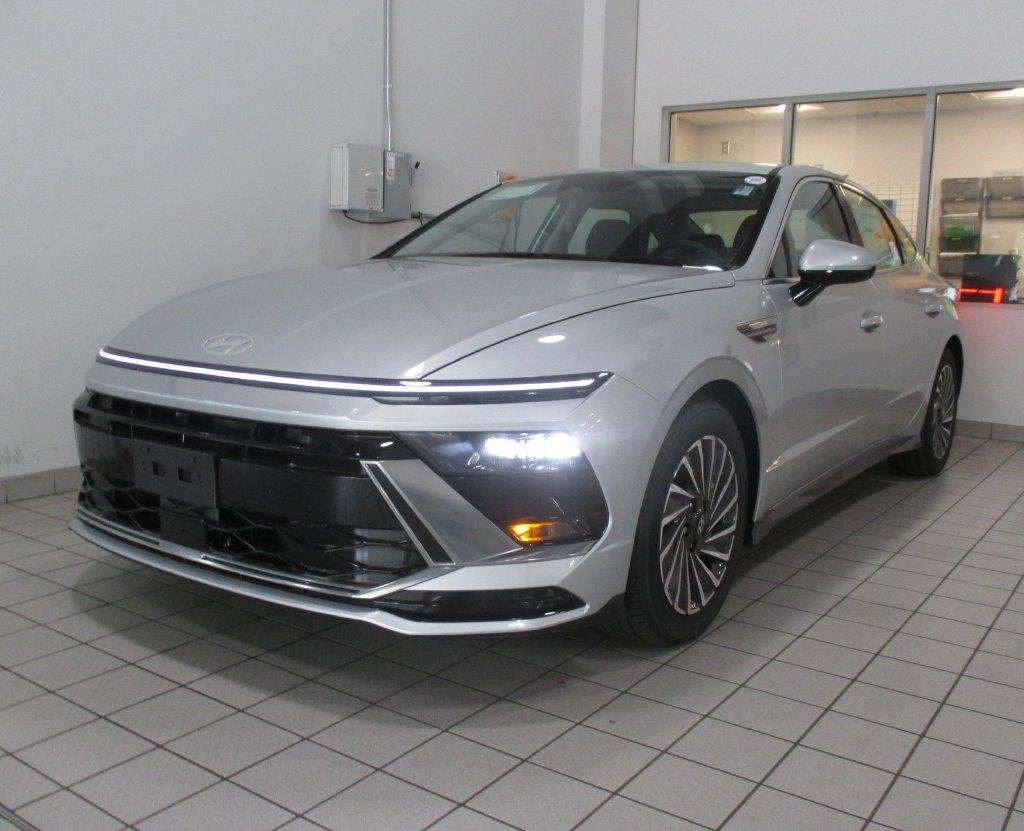 2025 Hyundai Sonata Hybrid SEL - Photo 11