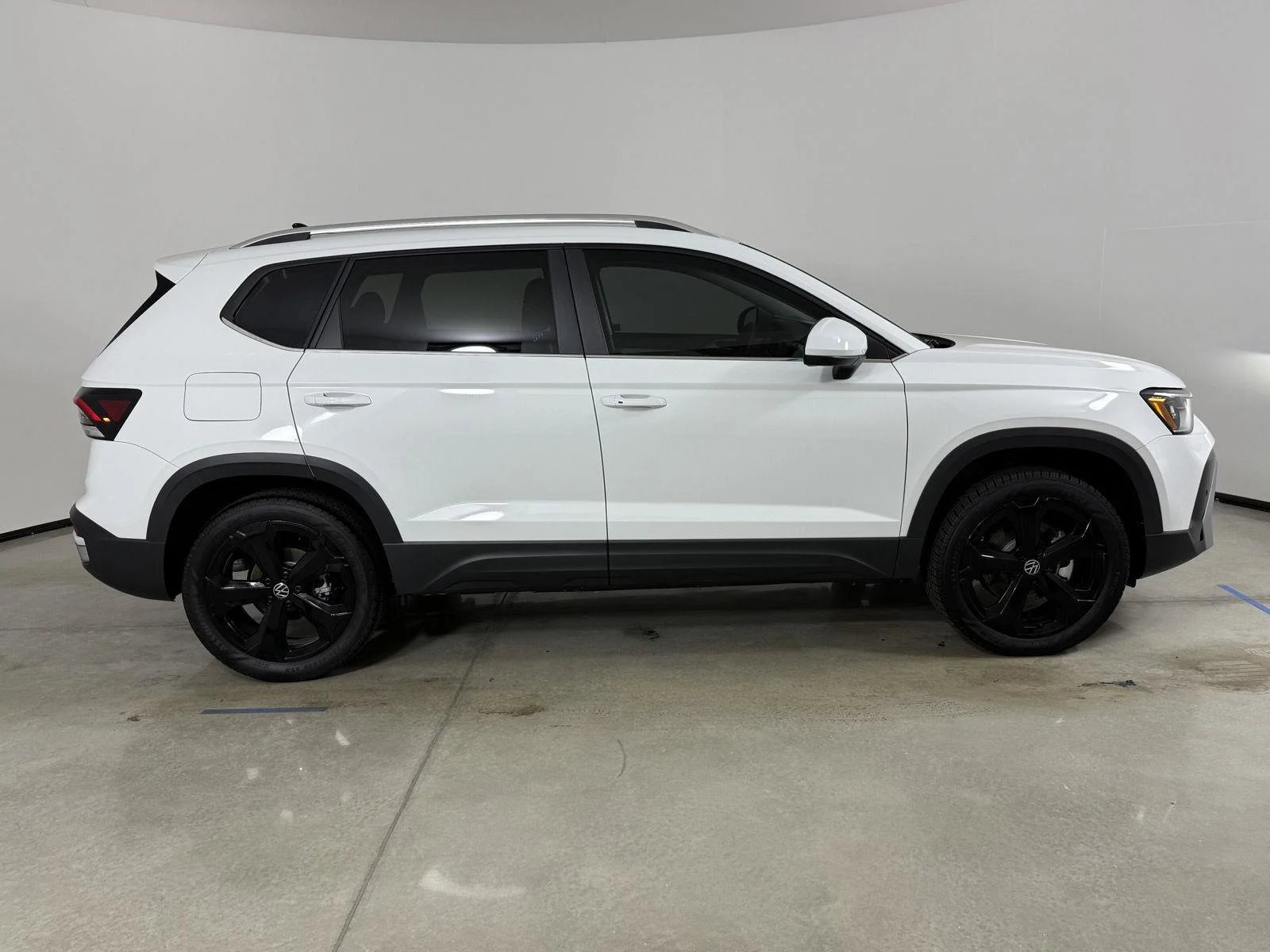 New 2027 Pure White Volkswagen SEL image 4