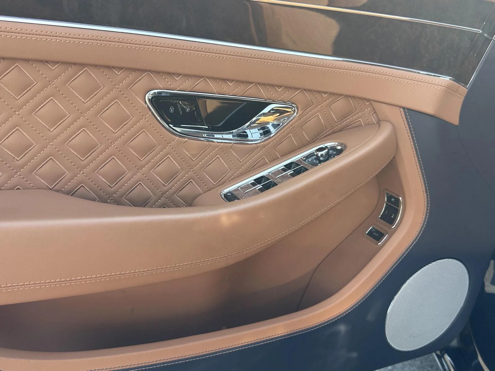 Certified Used 2020 Dark Sapphire BENTLEY  image 11