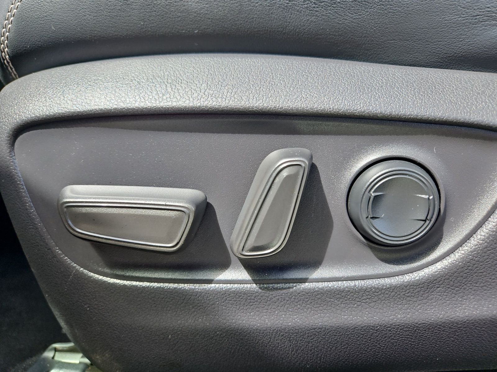 Used 2019 Silver Toyota Limited image 21