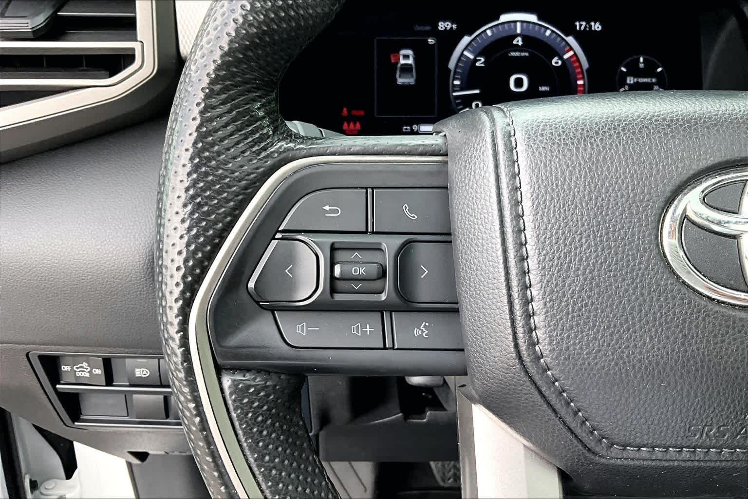 Used 2025 Wind Chill Pearl Toyota Limited image 23