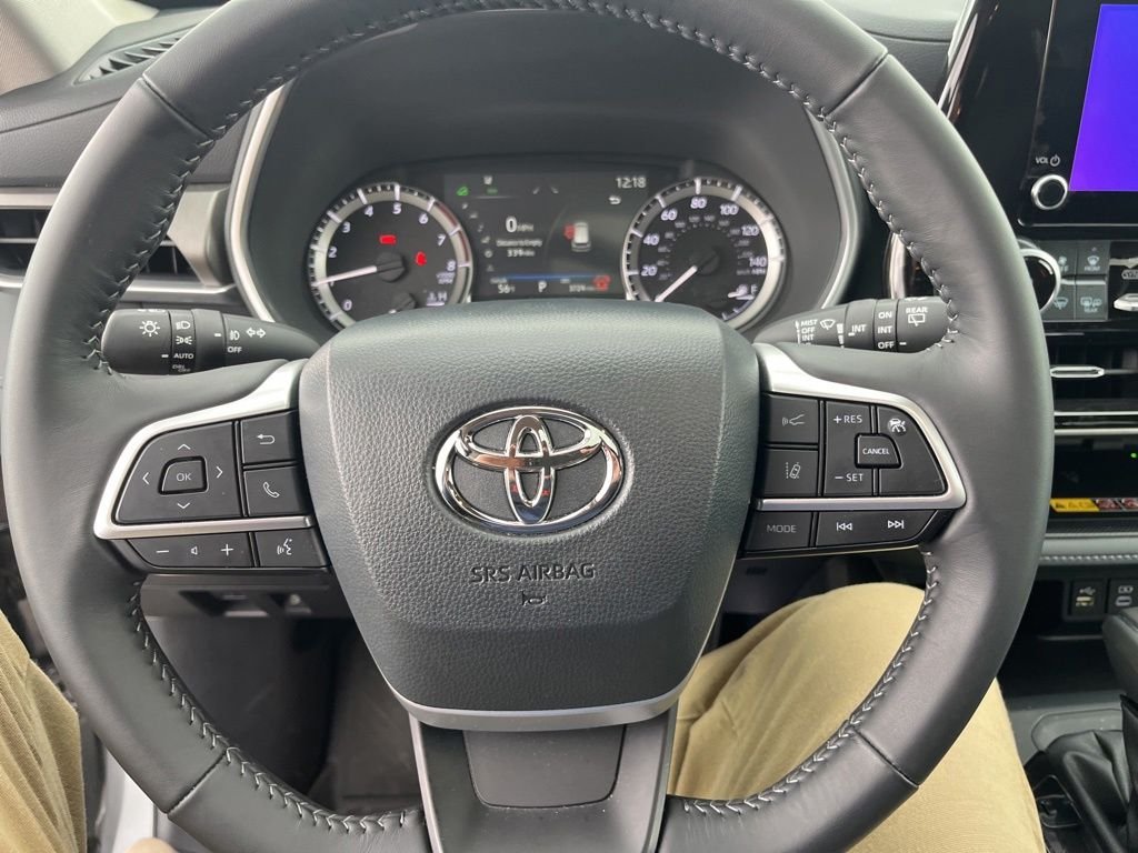 Used 2026  Toyota XLE image 20