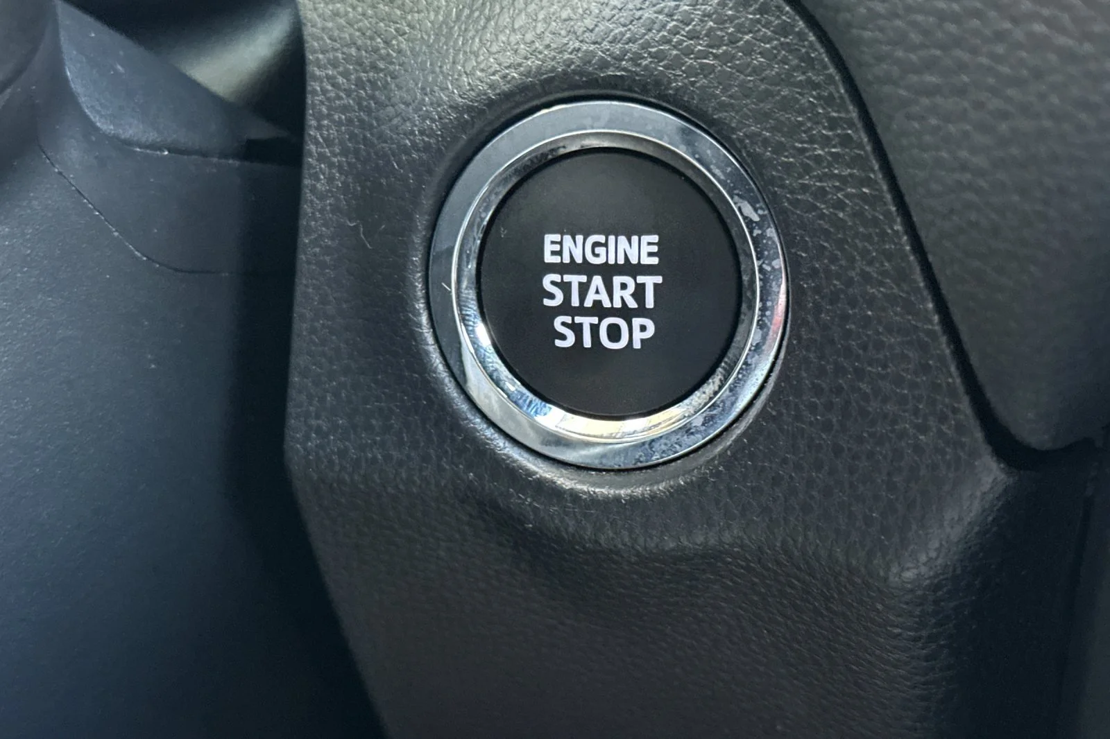 2023 Toyota RAV4 XLE - Photo 28