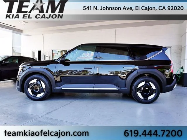Used 2024 Black Kia Light Long Range image 6