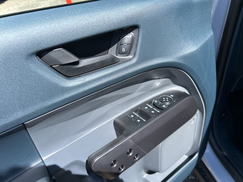 2025 Ford Maverick XLT - Photo 13