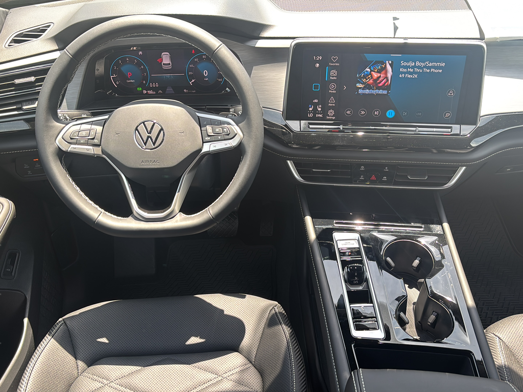 New 2026 Black Volkswagen 2.0T SE w/Technology image 19