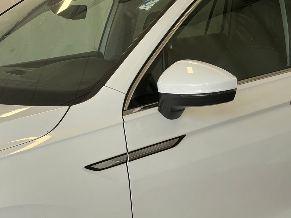 Used 2023 Opal White Volkswagen 2.0T SE image 3