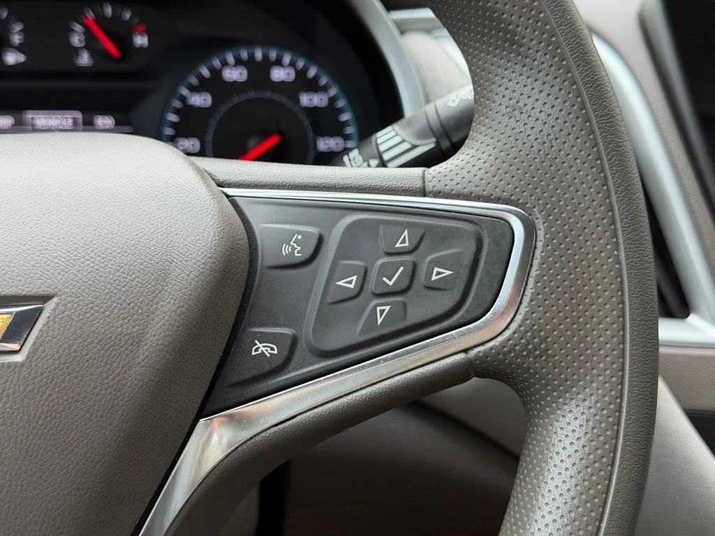 Used 2023 Gray Chevrolet LS image 18