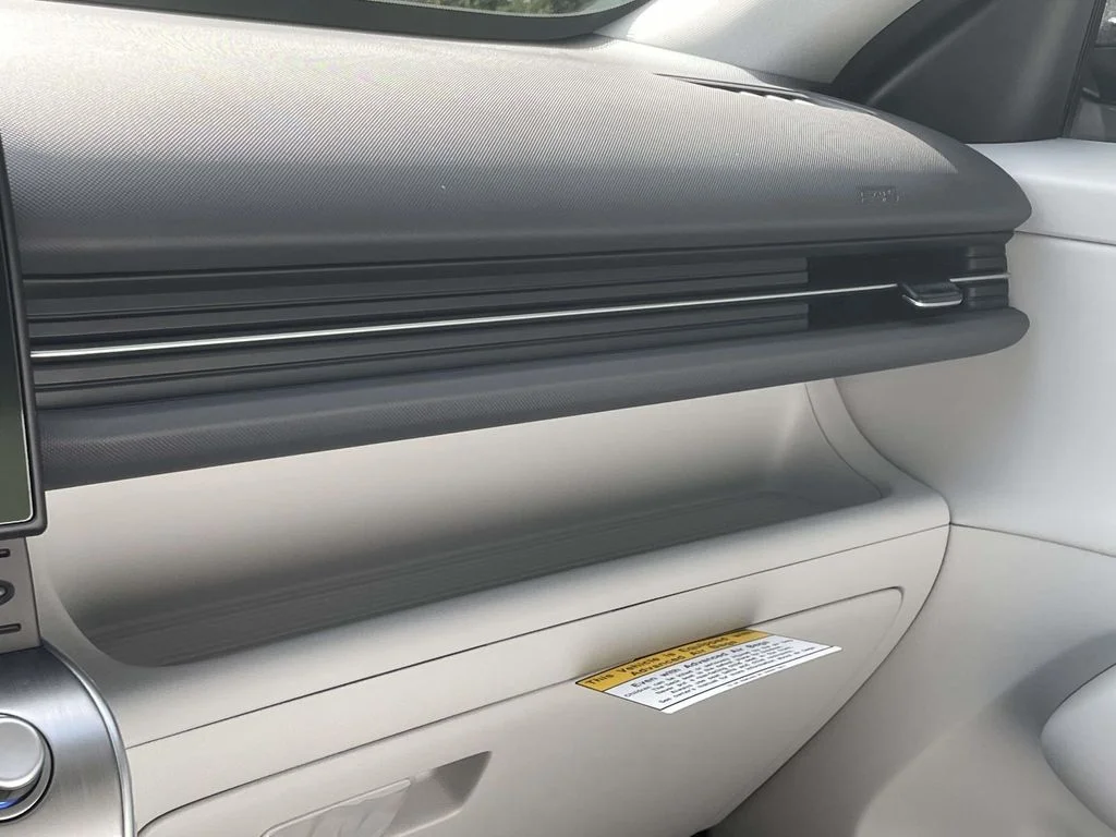 New 2026 White Hyundai SEL Premium image 30
