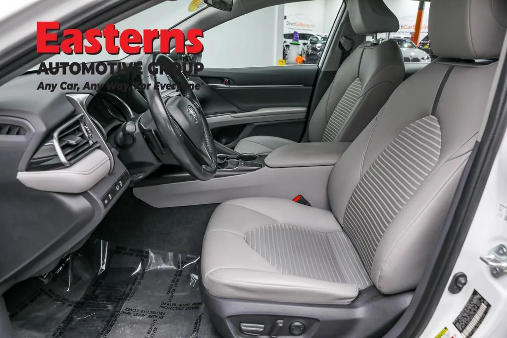 Used 2023 White Toyota SE image 14