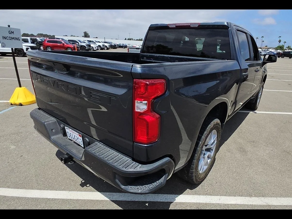 Used 2021 SHADOW GRAY METALLIC Chevrolet Custom image 11