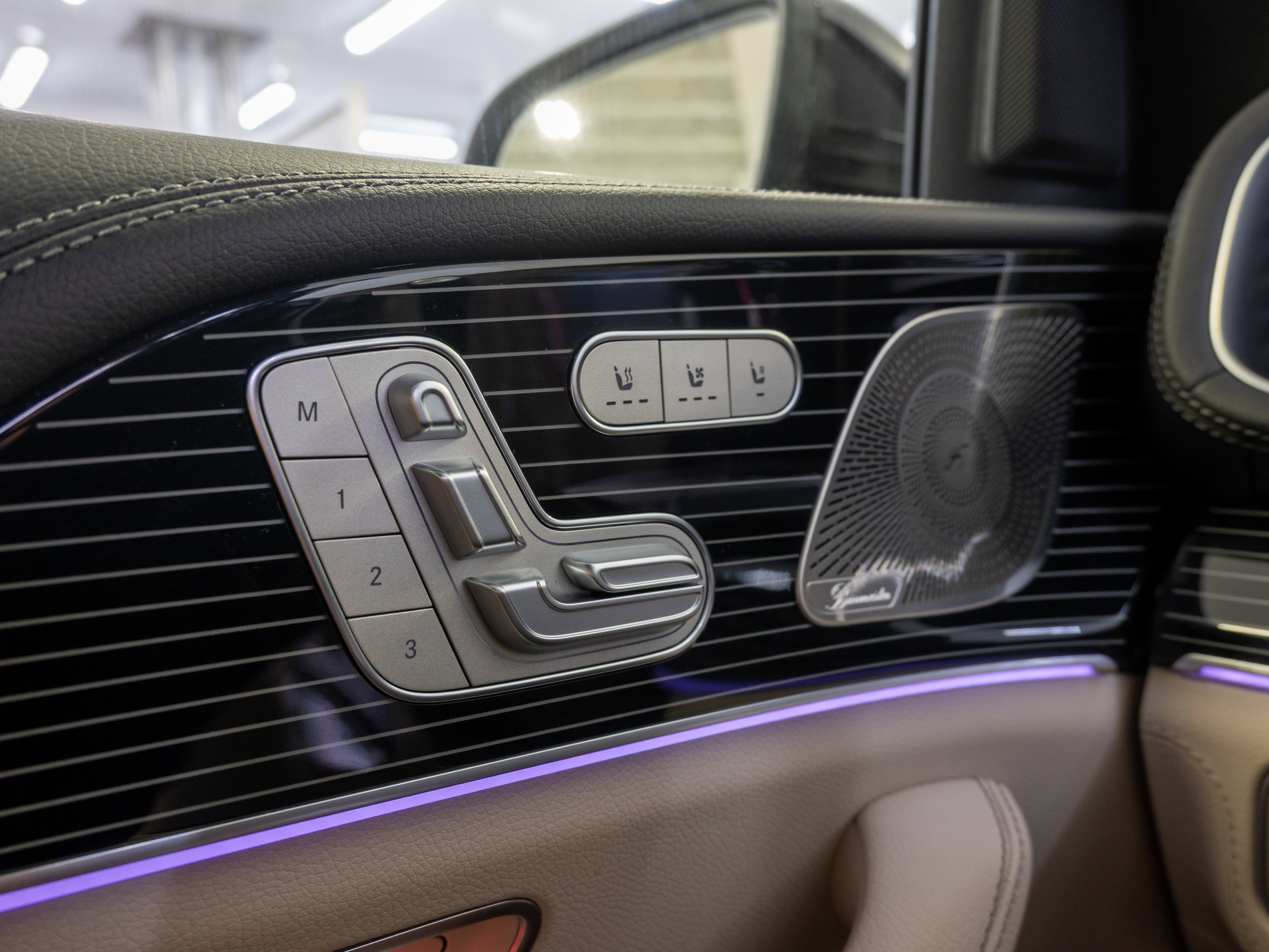 New 2026 MANUFAKTUR OPALITE WHITE BRIGHT Mercedes-Benz GLS 450 image 10
