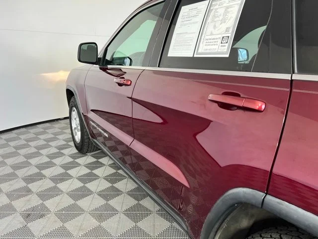 Used 2016 Red Jeep Laredo image 10