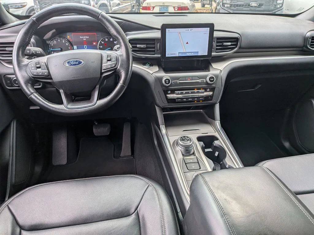Used 2020 Silver Ford XLT image 28