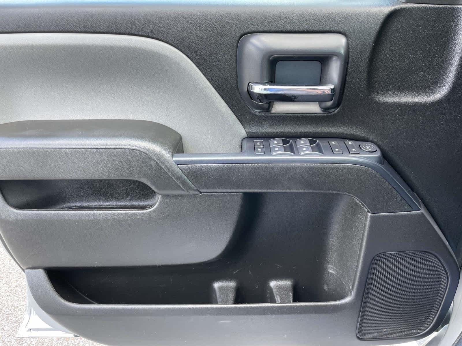 Used 2019 Quicksilver Metallic GMC  image 26