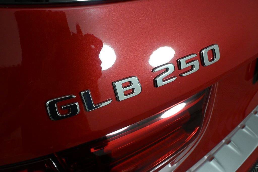 New 2026 MANUFAKTUR Patagonia Red Metallic Mercedes-Benz GLB 250 image 66