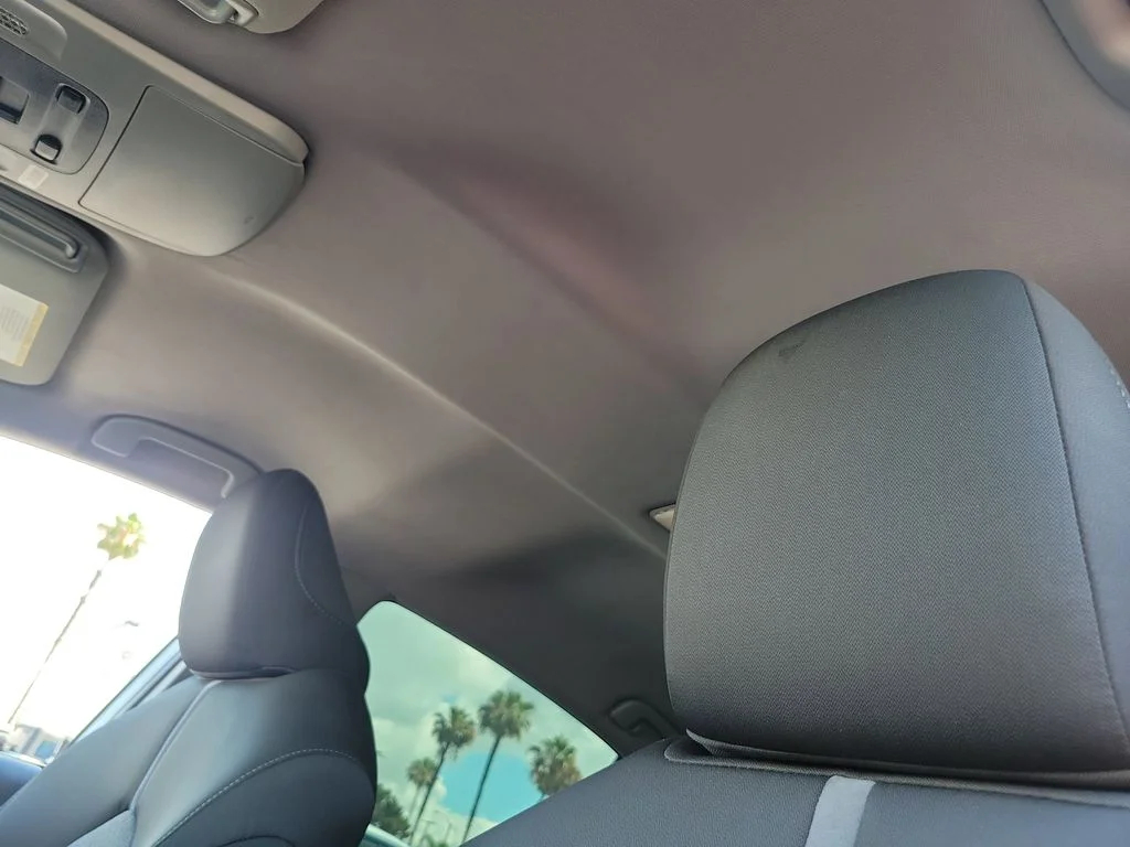 Used 2022 White Toyota LE image 17