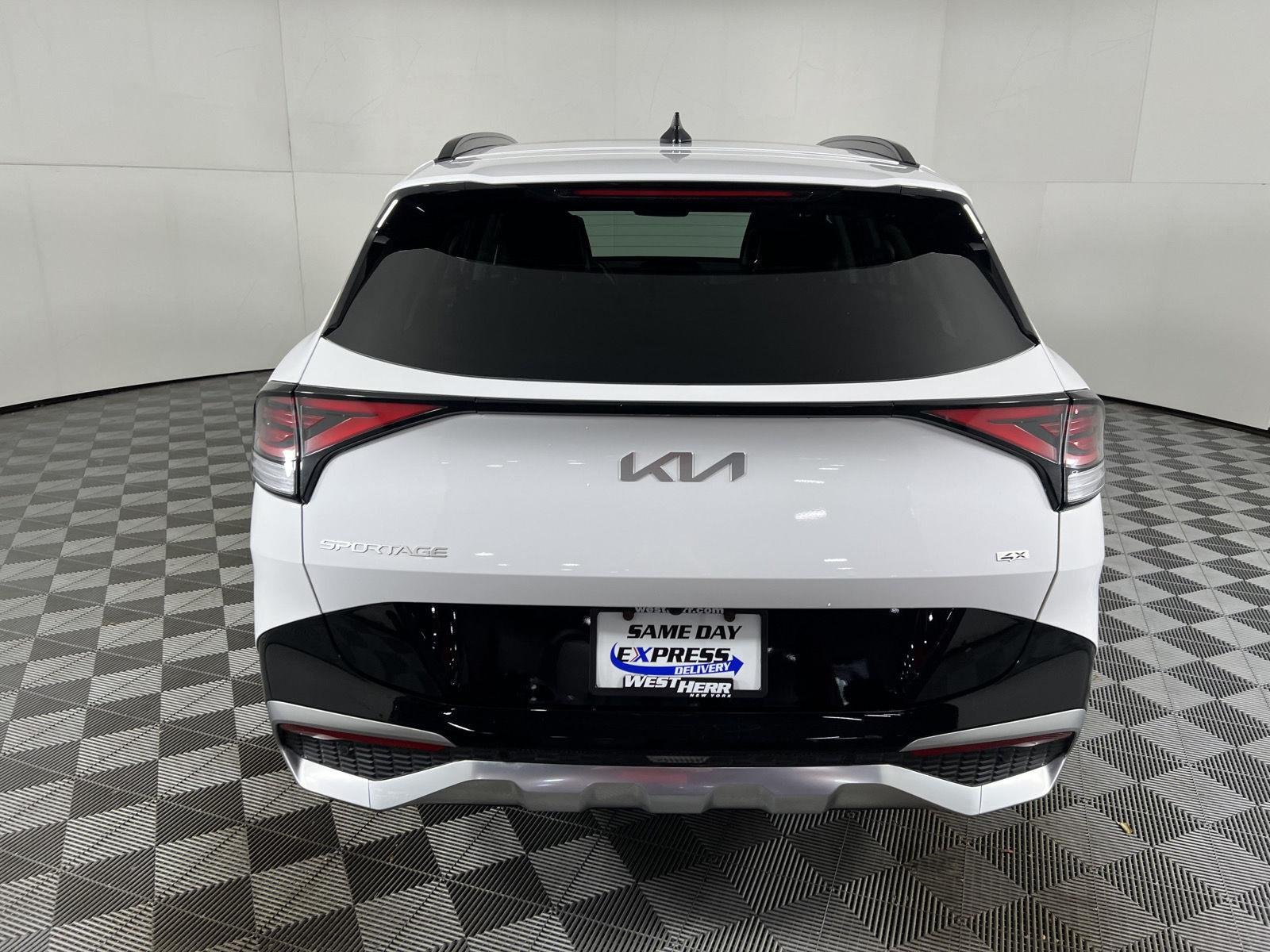 Used 2024 Glacial White Pearl Kia SX-Prestige image 8