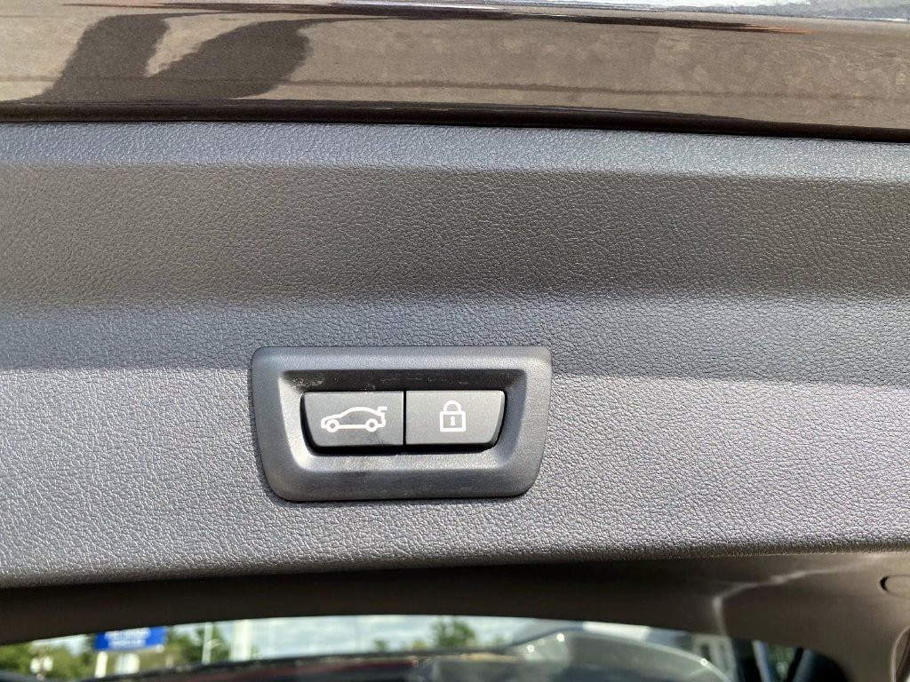 Used 2023 Gray BMW M image 7