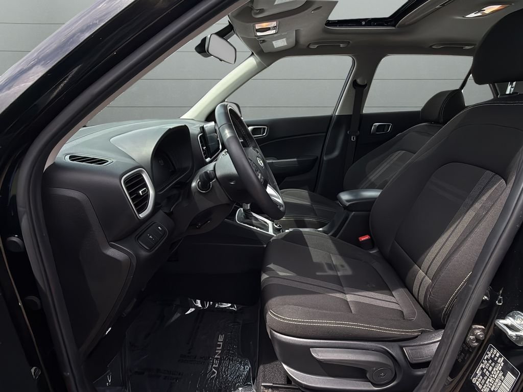 Used 2024 Onyx Black Hyundai SEL image 9