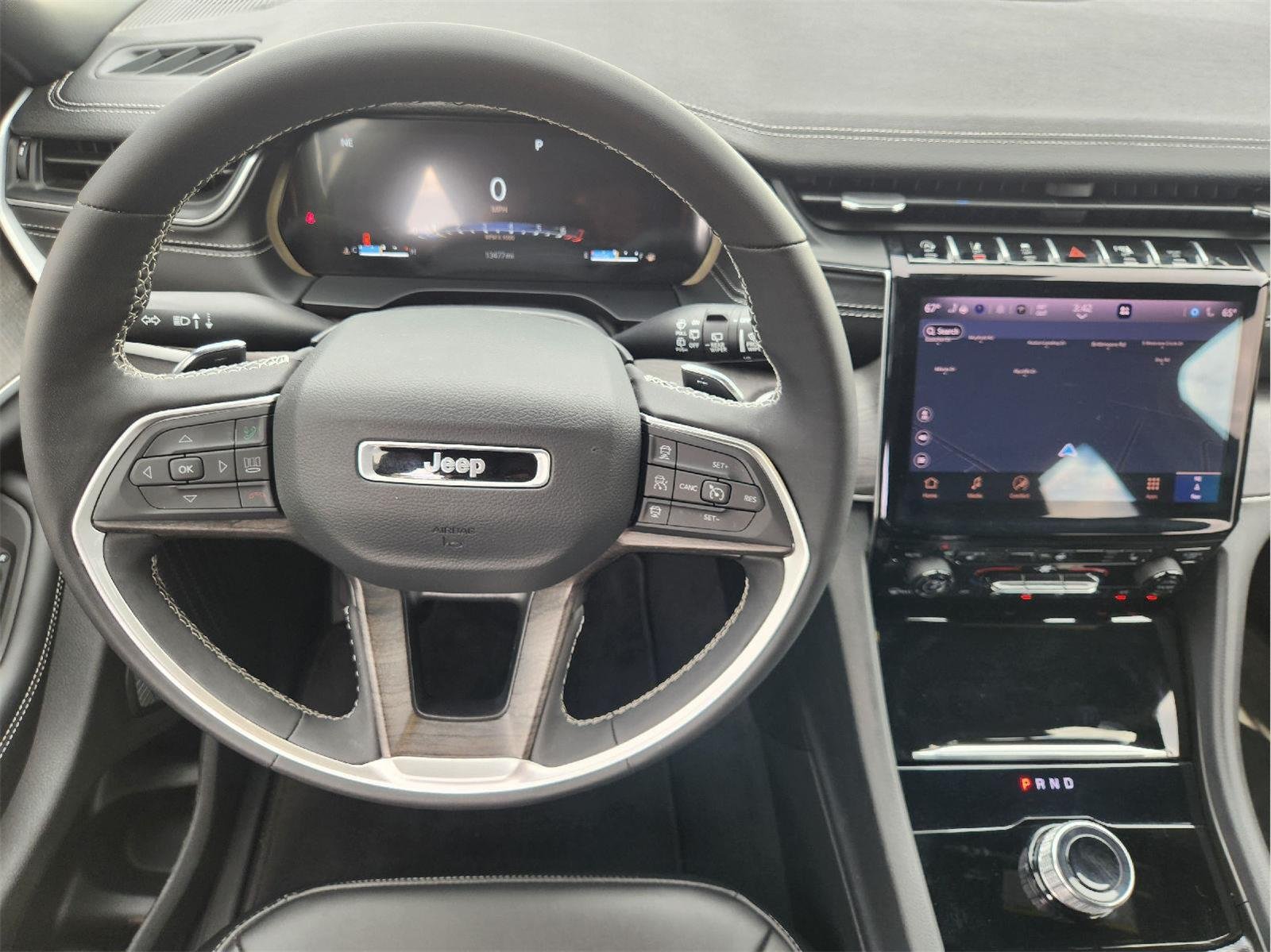 2025 Jeep Grand Cherokee L photo 28 of 35