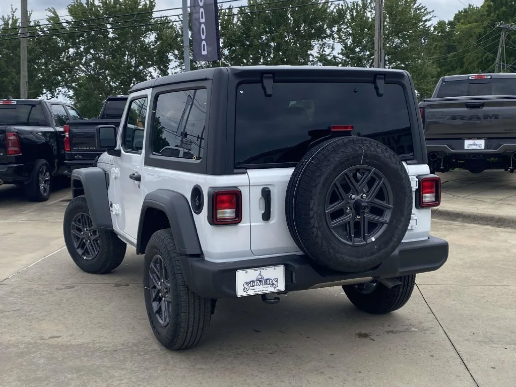 New 2026 Bright White Clear-Coat Exterior Paint Jeep Sport S image 31