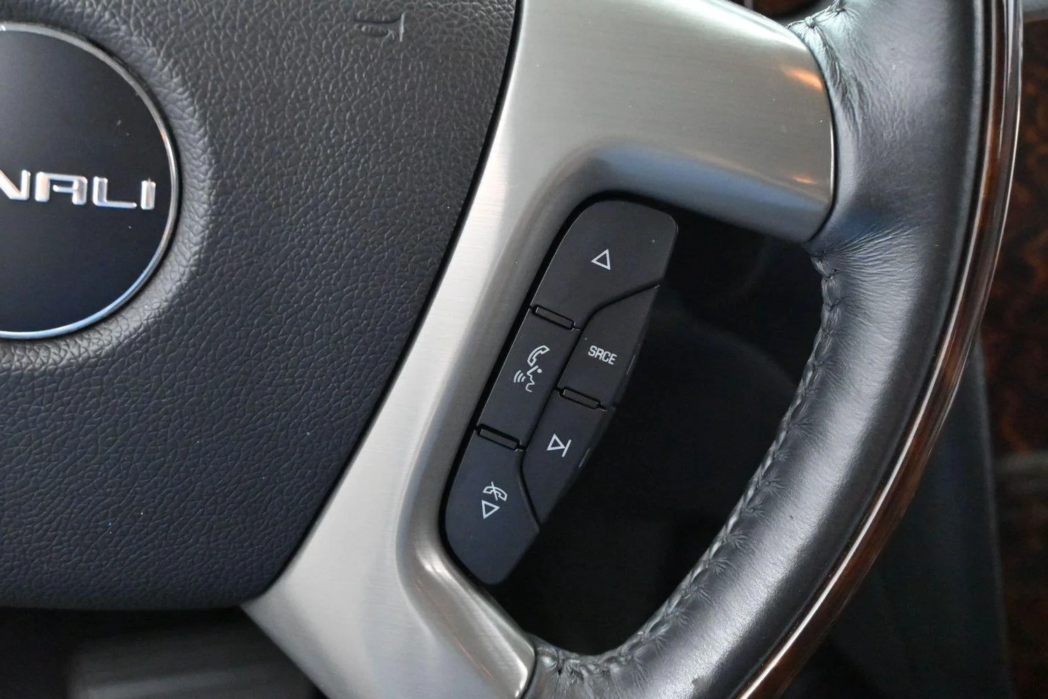 Used 2014 ONYX BLACK GMC Denali image 21