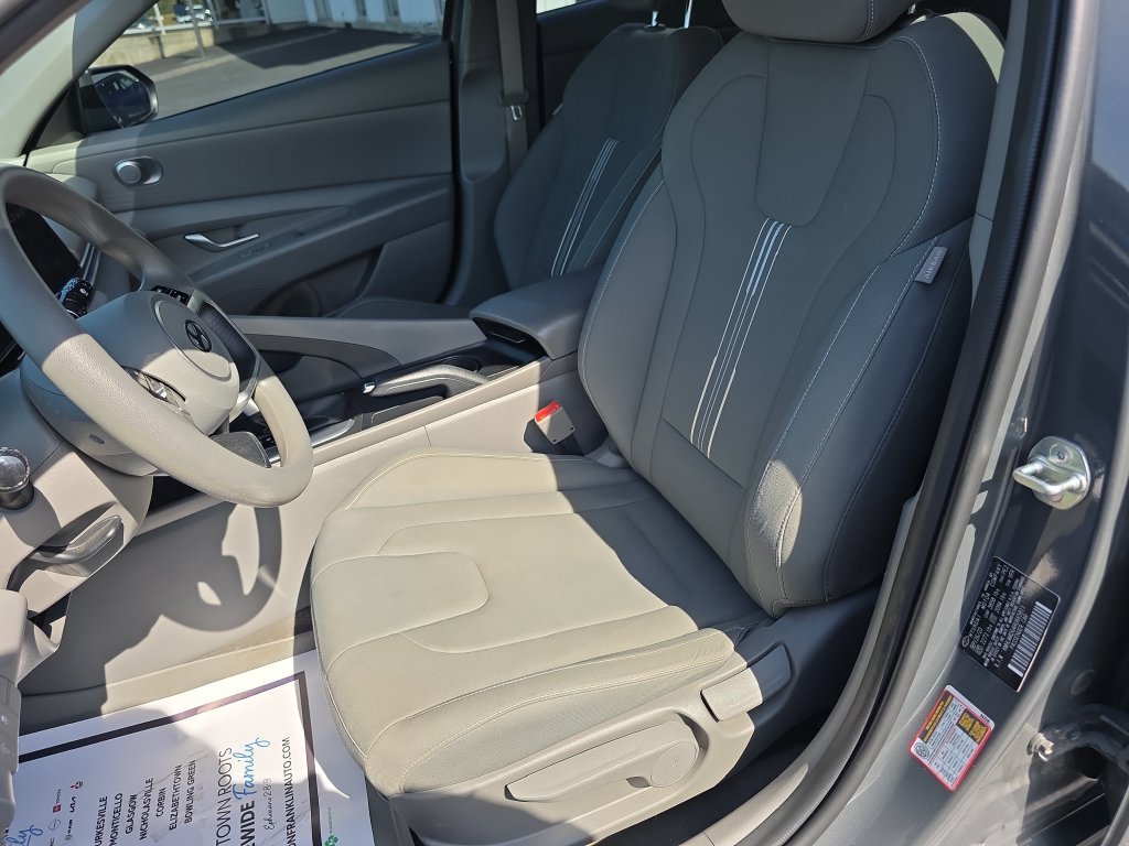 Used 2024 Gray Hyundai SEL image 12