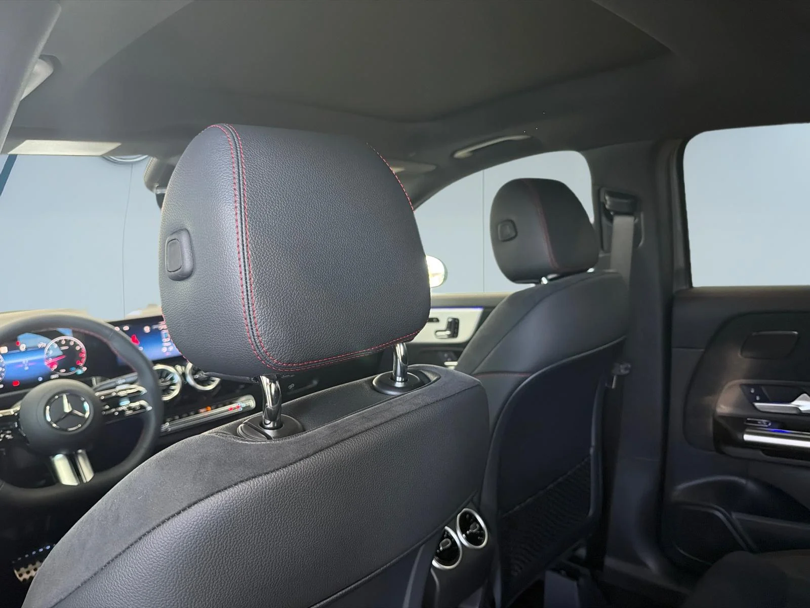 New 2026 Grey Mercedes-Benz GLA 250 4MATIC SUV image 23