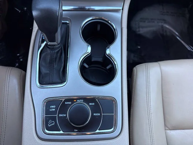 Used 2019 White Jeep Limited image 18