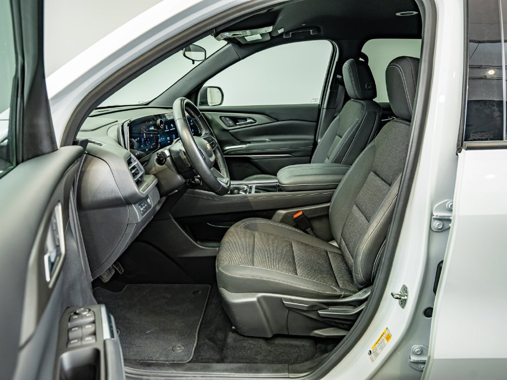 Used 2024 Summit White Chevrolet LS image 31