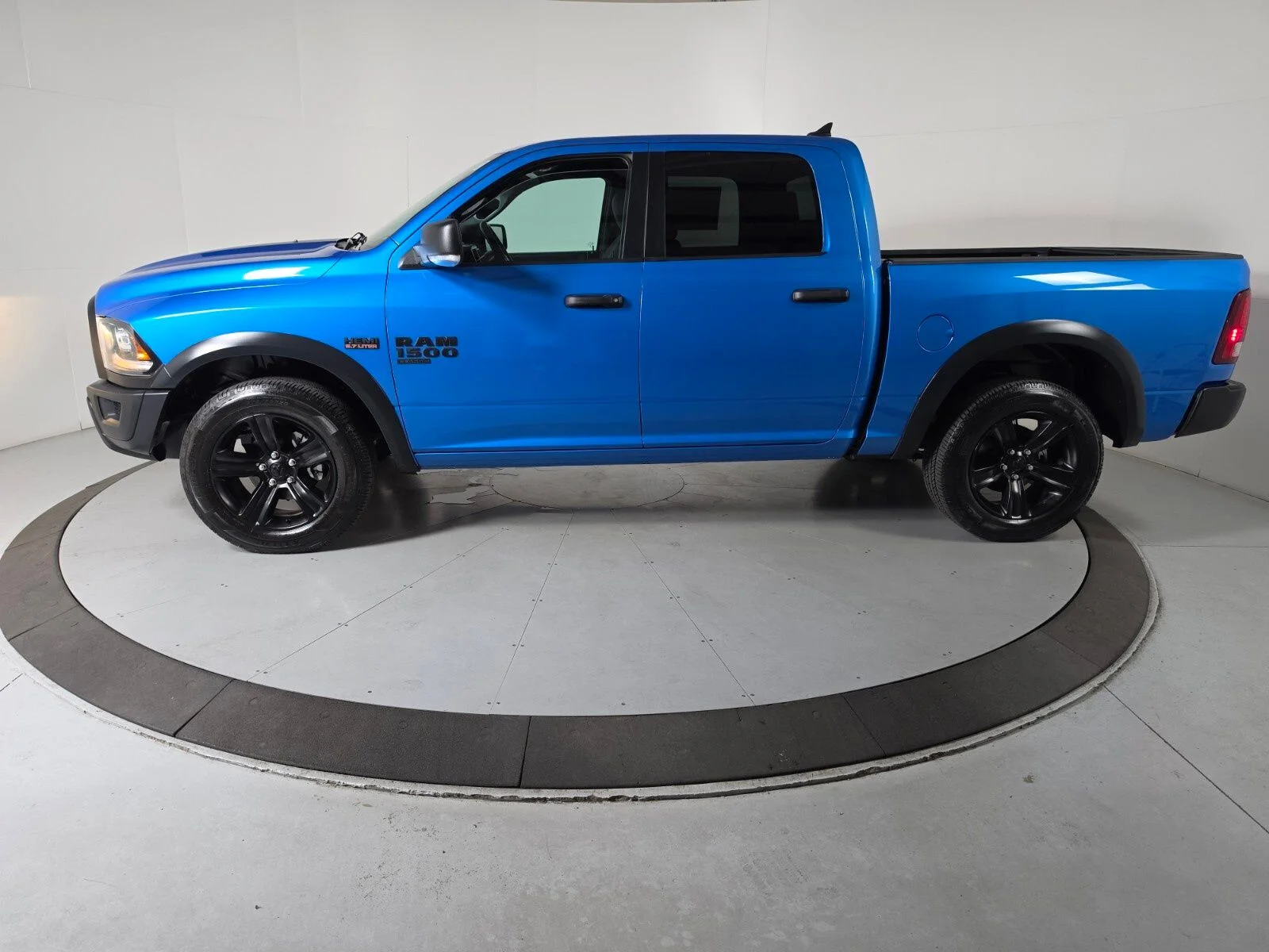 Used 2021 Blue Ram Warlock image 2
