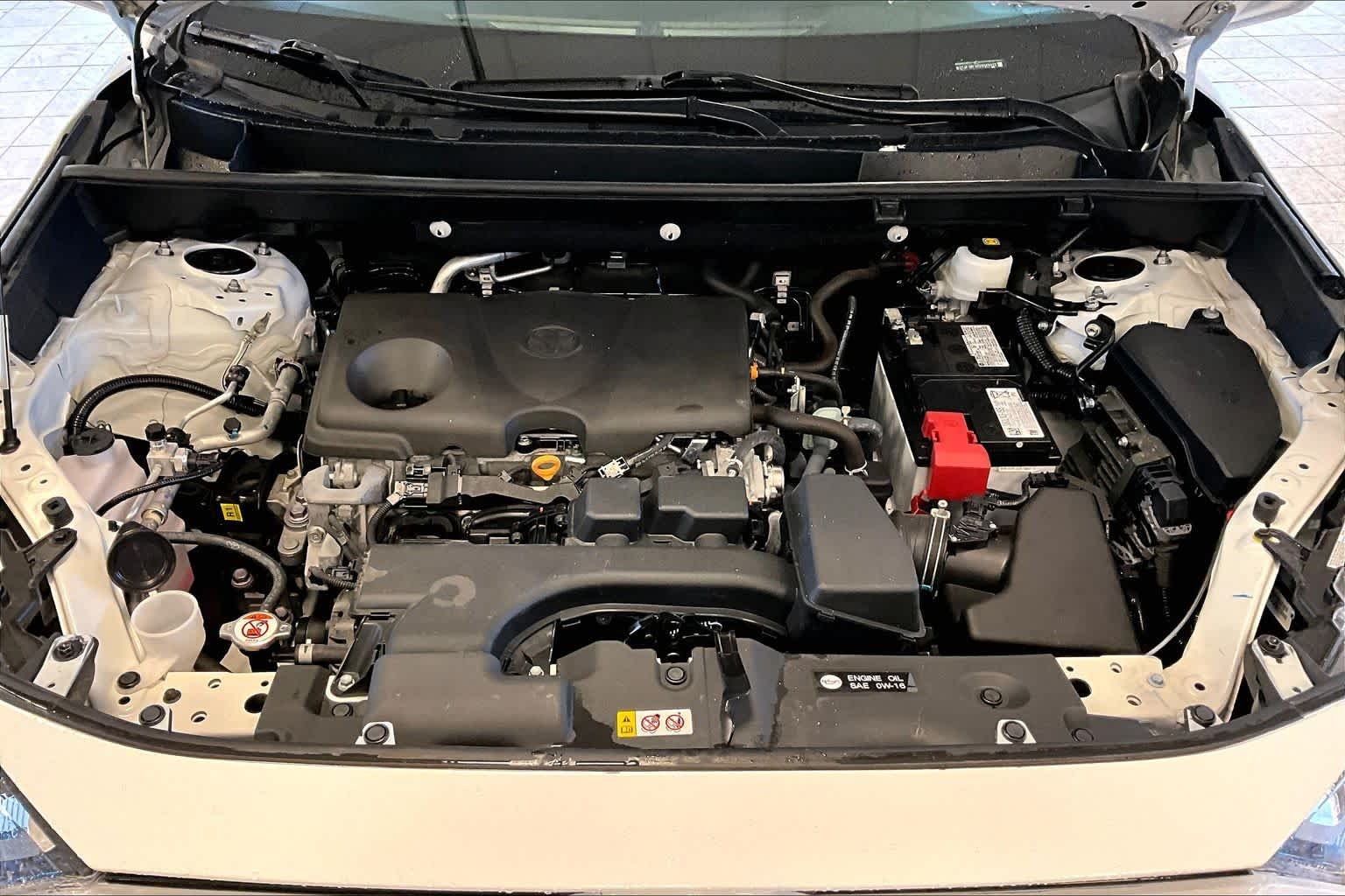 Used 2025 Ice Toyota LE image 29