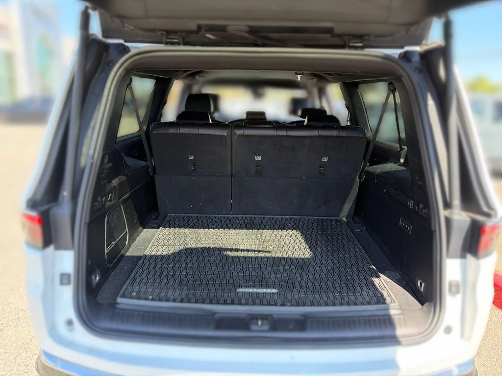 Used 2024 White Jeep Series II image 19