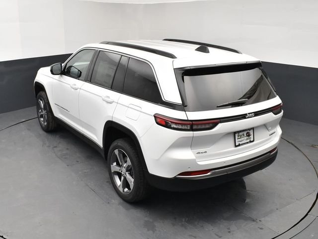 New 2026 Bright White Clear-Coat Exterior Paint Jeep Limited image 16