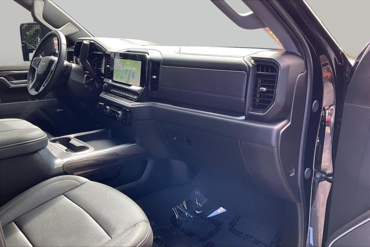 2025 Chevrolet Silverado 2500HD LTZ - Photo 16
