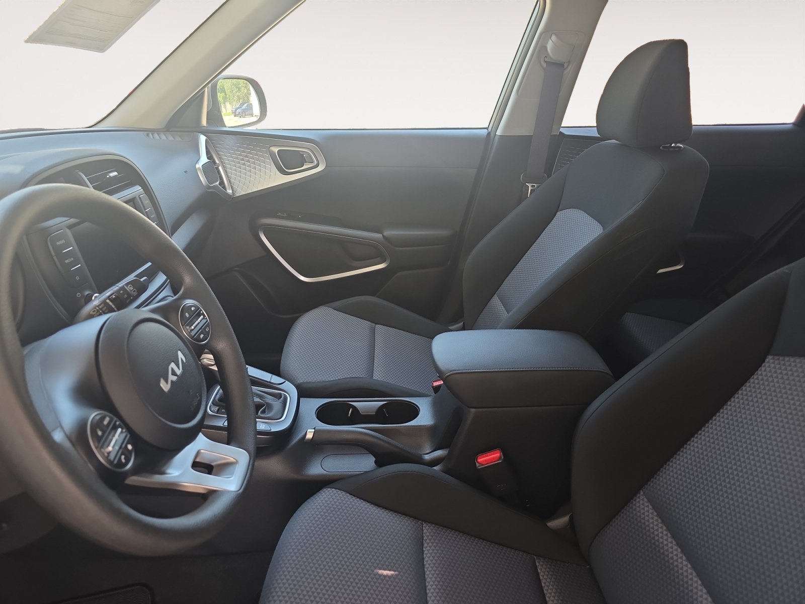 Certified Used 2025 Steel Gray Kia LX image 21