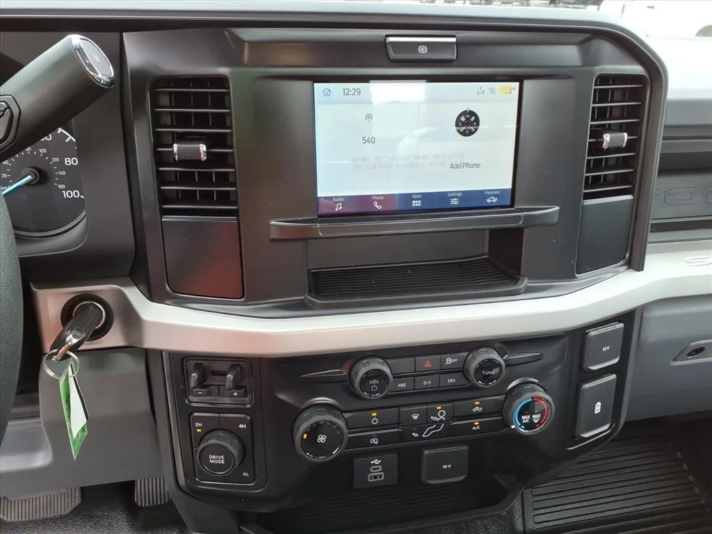 New 2026 Oxford White Ford F-450® XL image 22